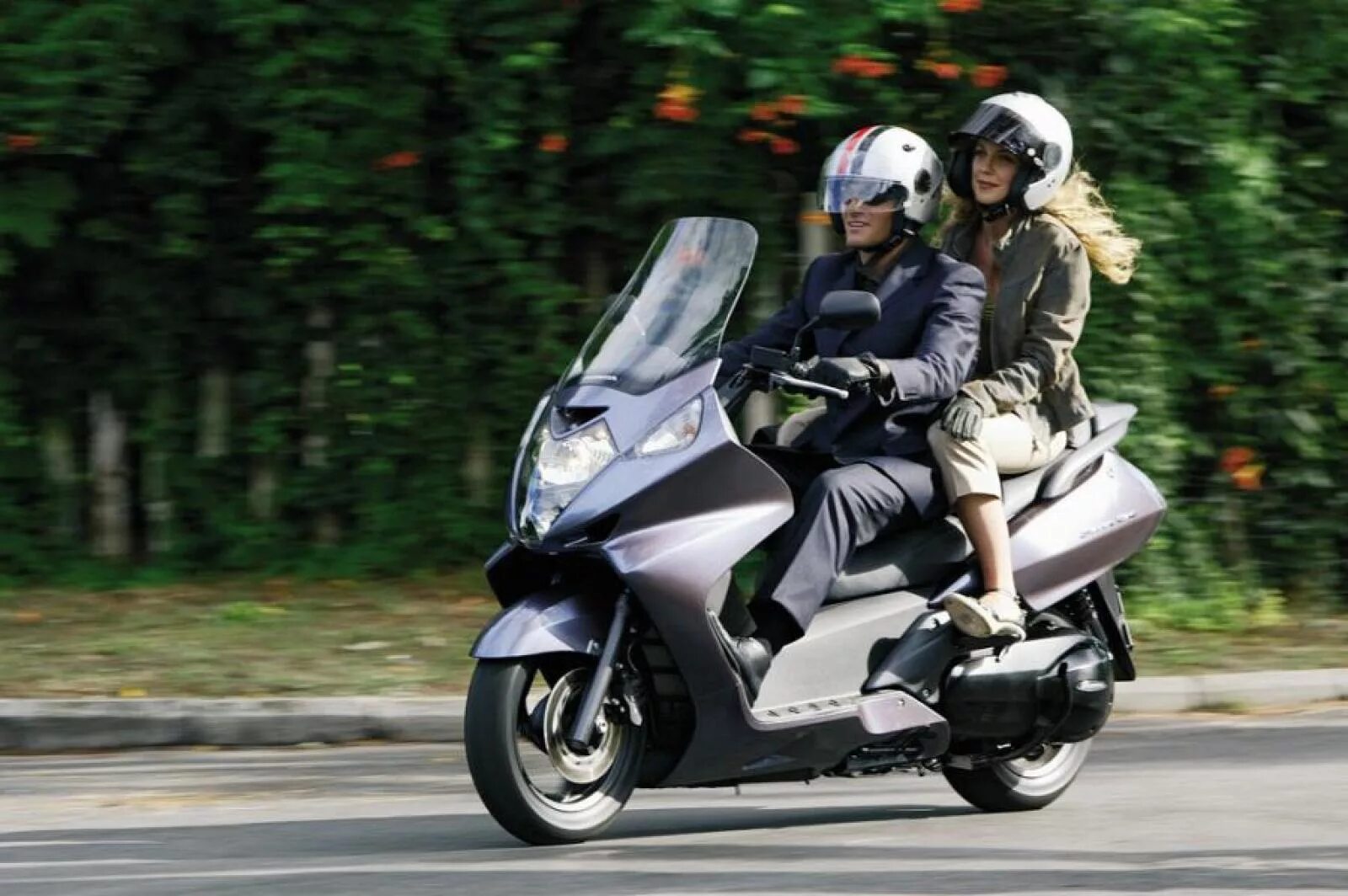 Сильвер 400. Honda silver wing 400. honda silver wing. honda silver wing 600 с пассажиром. honda silver wing пассажир.