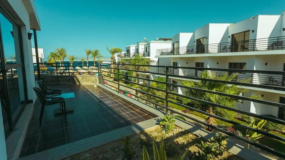 La rosa отель хургада. La rosa waves beach resort aqua park 4 хургада. La rosa waves resort 4 египет. Ля роса хургада отель. La rosa waves beach resort aqua park 4 египет хургада.