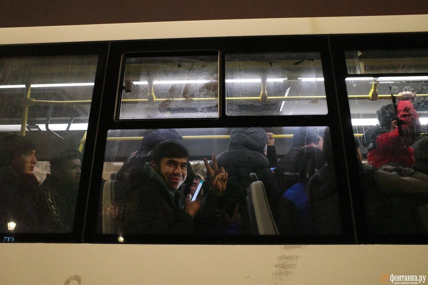 В петербурге задержали мигрантов в новогоднюю ночь. В петербурге задержали мигрантов в новогоднюю ночь