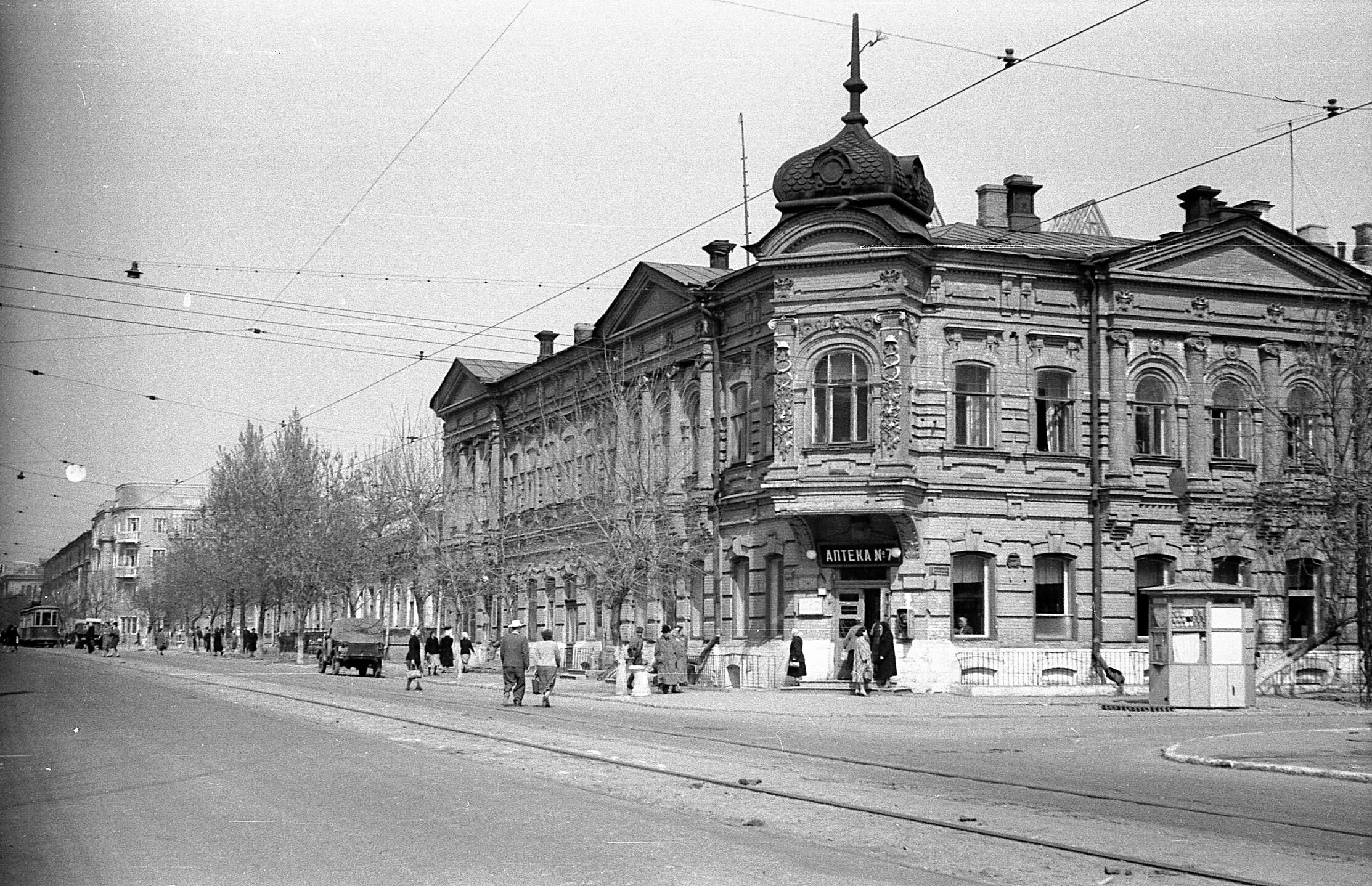 Г саратов ул чапаева. Аптека Фридолина Саратов старый Саратов. Улица Чапаева Саратов. Здание аптеки Фридолина — Саратов, улица Сакко и Ванцетти, 64. Саратов ул Чапаева 19.