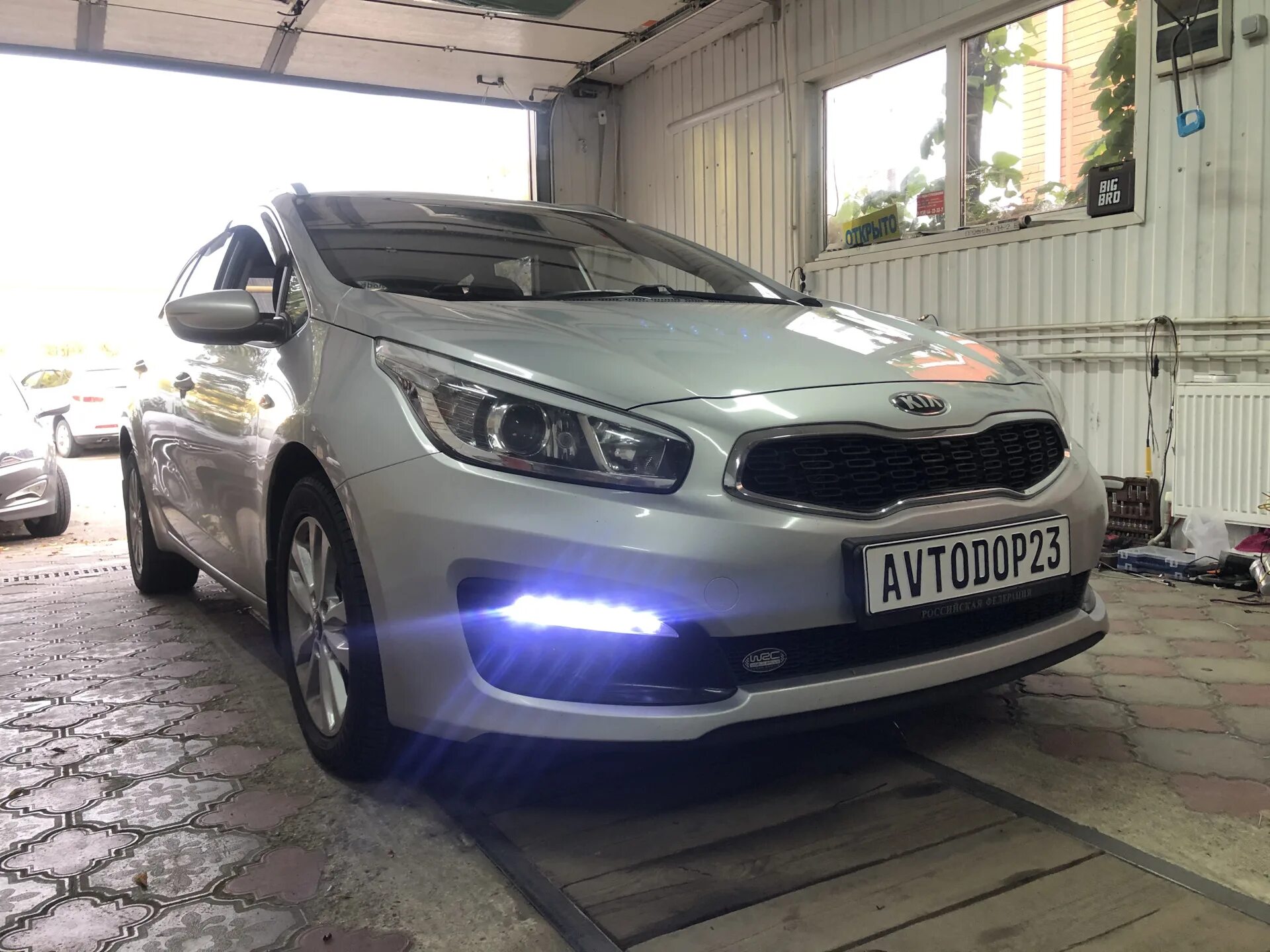 Дхо сид jd. Дневные ходовые Kia Ceed 2. Kia Ceed 2015 ДХО. Kia Ceed 2016 ДХО. ДХО Киа СИД 2016.