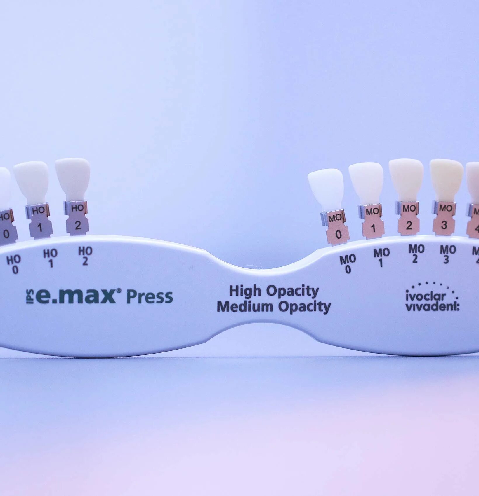 Расцветка IPS E.Max Press/CAD lt. Расцветка емакс пресс. Emax таблетки ho 2. Таблица Ivoclar Emax. Max press