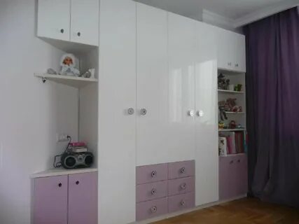 Шкаф в потолок в детской