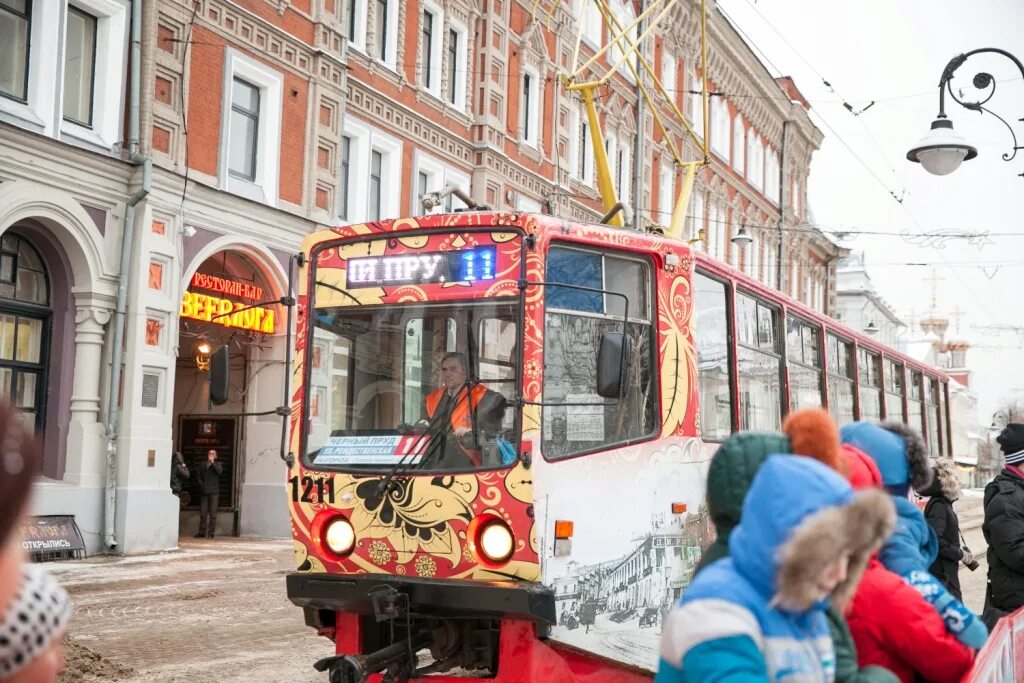 Первый экскурсионный. Нижегородский экскурсионный трамвай. Экскурсионный трамвай в Нижнем Новгороде. Экскурсионный «трамвай желаний». Экскурсионный трамвай в Москве.