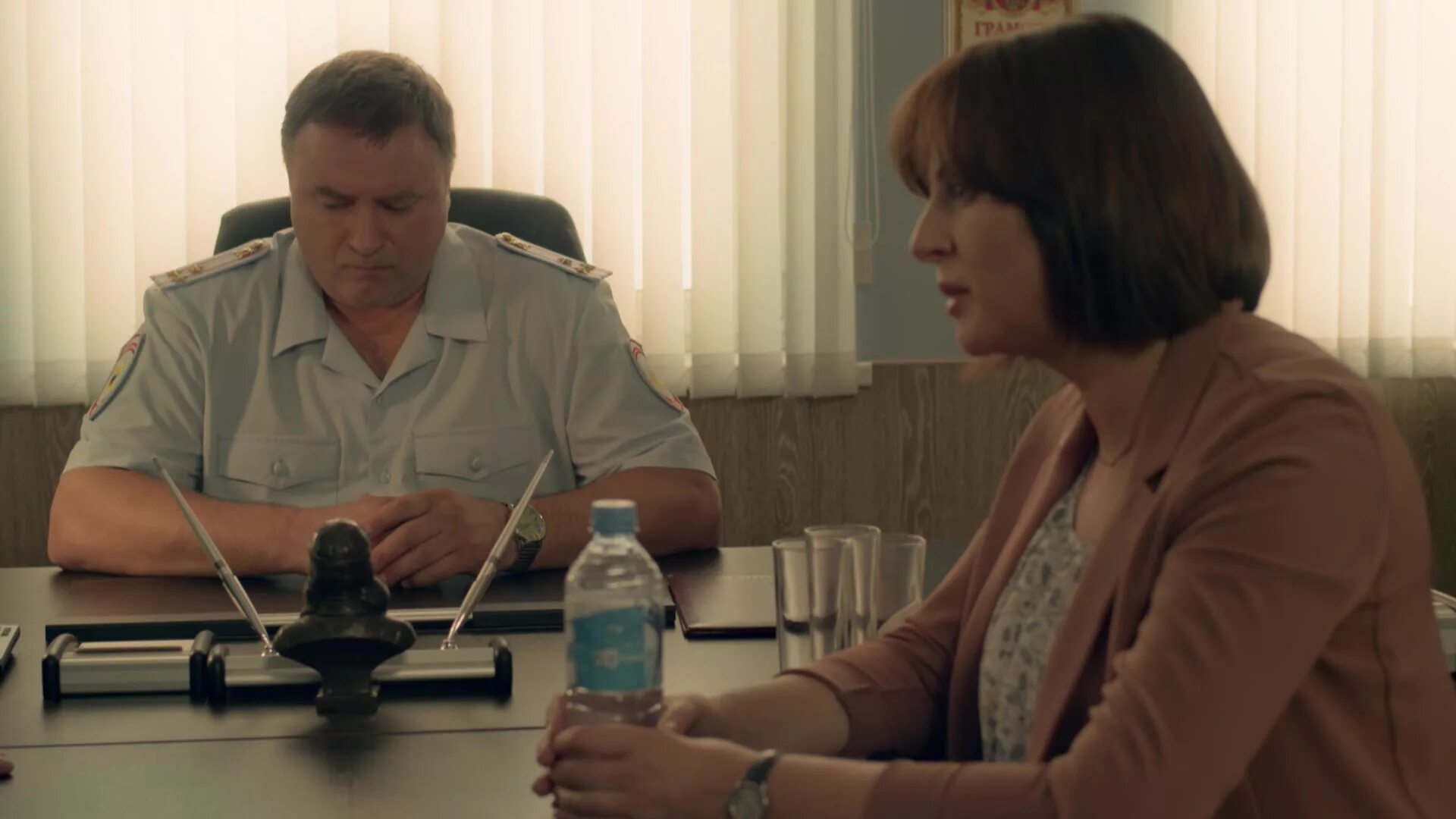 Ищейка 2 сезон 13. Ищейка сериал 1 сезон 3 серия. Анна банщикова ищейка 5. Ищейка 3 серия 2. Анна банщикова ищейка 2.