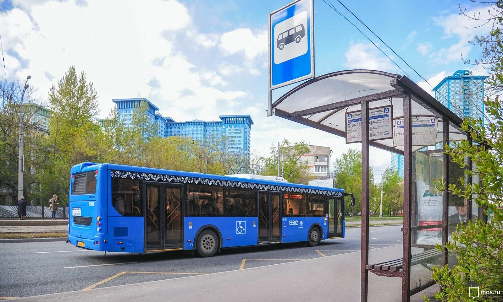 Автобус москва строгино. Остановка автобуса. Автобус Москва. Автобусная остановка Москва. Московский автобус.