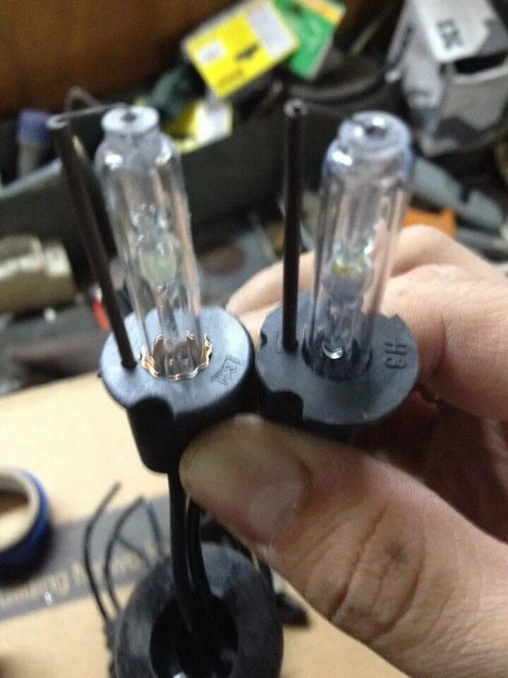 Ваз 2114 лампа ближнего. Цоколь ламп ваз 2114. Цоколь ламп ваз 2115. Лампы ближнего света ваз 2115 philips. Лампочки в противотуманные фары ваз 2115.