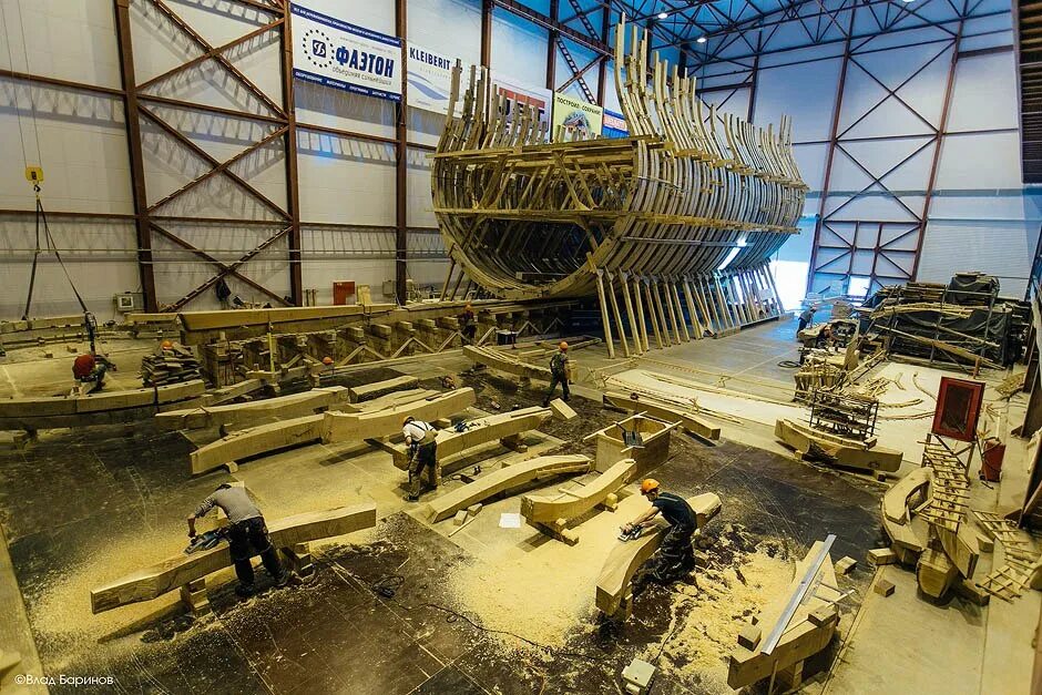 Верфь определение. Верфь полтава санкт-петербург. корабль полтава петра 1. историческая верфь полтава. петр 1 на верфи.