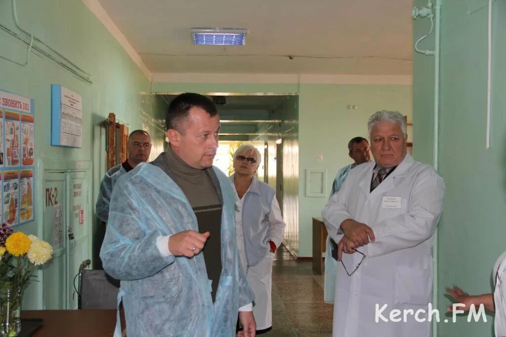 2 больница керчи. Главврач 3 городской больницы керчь. первая больница керчь. главврач керченской больницы 1 городской. поликлиника 1 керчь.