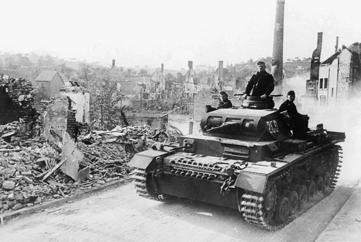 Wo tank. Немецкие танки во Франции 1940. Вермахт во Франции 1940. Бои во Франции 1940. Вторжение Германии во Францию 1940.