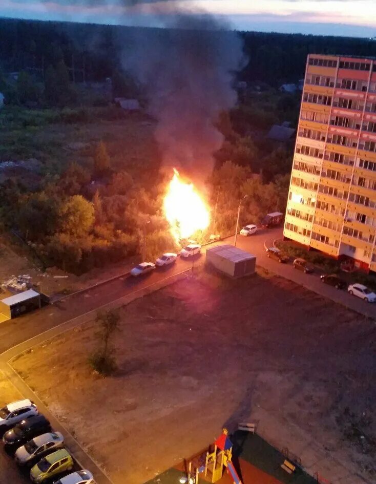 Тревога в ижевске сегодня. Пожар в Ижевске сейчас Ленинский район. Сегодняшний пожар в Ижевске. Пожар в Ижевске вчера. Пожар в Ижевске сейчас в Первомайском районе.