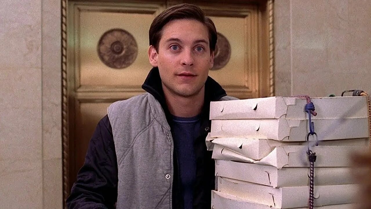 Питер Паркер доставщик пиццы. Тоби Магуайр пицца. Тоби Магуайр pizza time. Питер Паркер пицца тайм. Я тоби брехала слушать