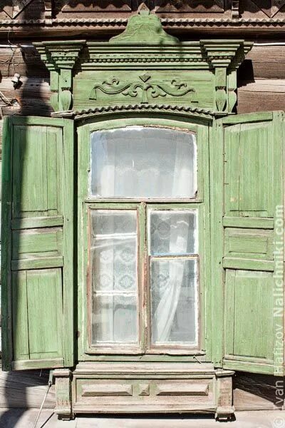 Воткинск наличники. Стеклопакеты омск. Дом в самарском ростовской. Окошко. Дом окон омск.