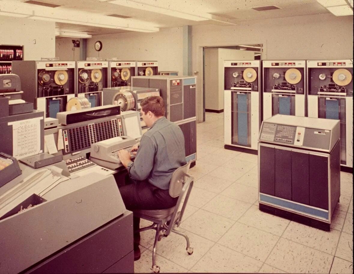 IBM 7030 stretch. Мэйнфреймы IBM 1960. Компьютер IBM 1970. Компьютер IBM 1958. Ibm работа