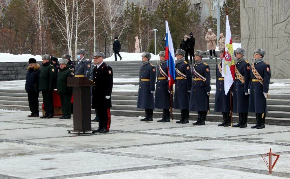 День росгвардии в 2024 году какого числа. Рос гвардия Бердск. Росгвардия Сибирский округ командование. Управление Росгвардии Новосибирск. Сибирский округ войск национальной гвардии РФ памятник.