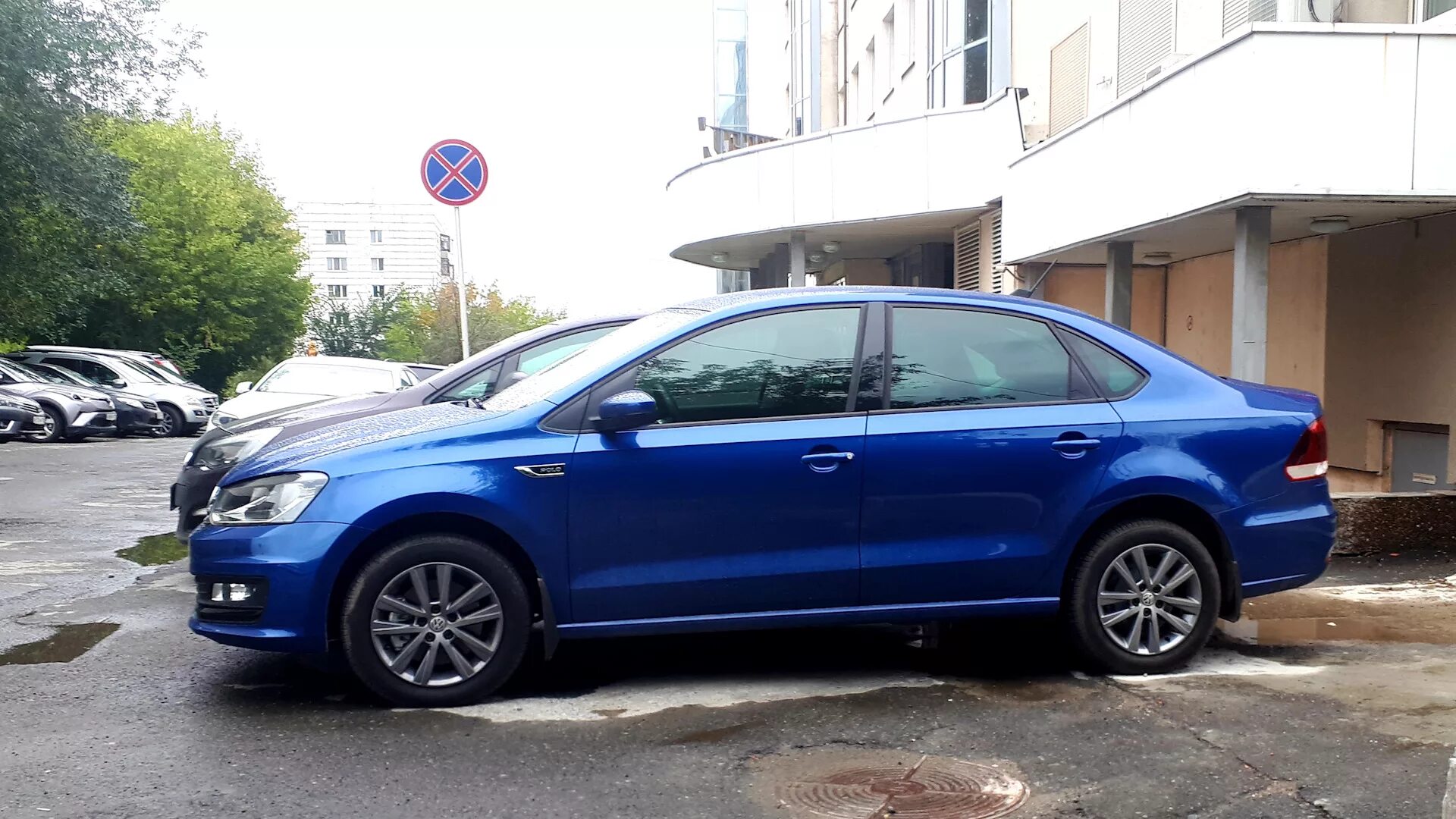 Тонировка поло. Polo sedan тонировка 35. Поло седан тонировка 35. Тонировка 35 VW Polo. Тонировка 50% Volkswagen Polo sedan.