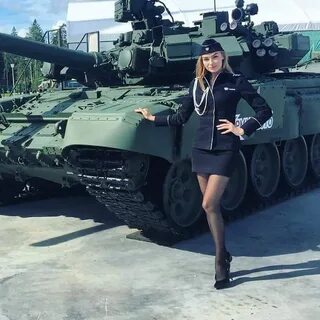 Танктегі қыздар