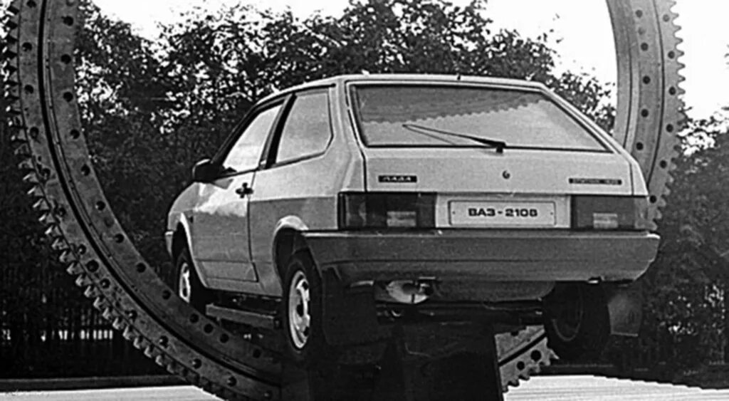 Ваз 2108 с завода. История ваз 2108. Ваз 2108 -80. Ваз 2109 предсерийная. Ваз 2108 новая.