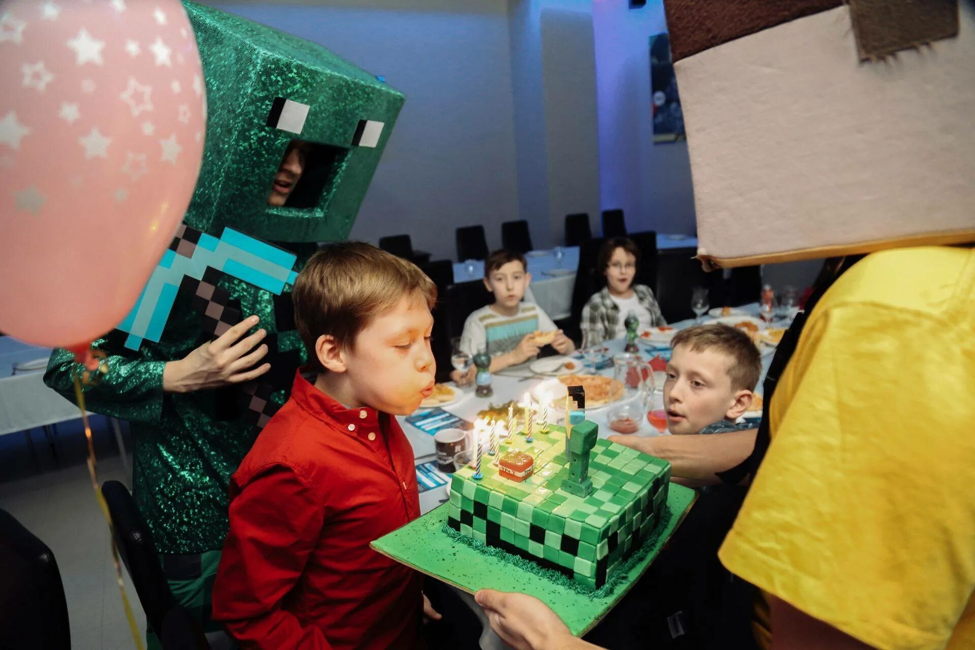 праздник для подростков. где отметить день рождения подростку 15. день рождения - детский праздник. отпраздновать день рождения на 10 лет. куда сходить на день рождения подростку.