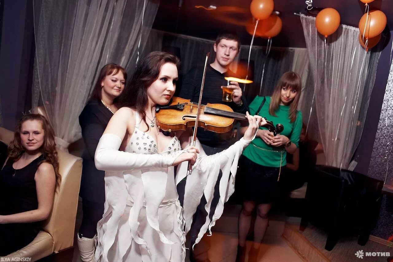 Красивый фон с узорами. День рождение мотив. С днём рождения парню. Креативные открытки с днем рождения. День рождение мотив.