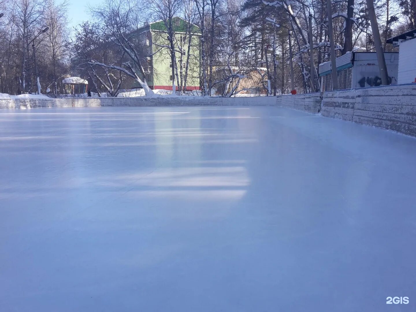 Каток вешняки московские. Парк Радуга Вешняки каток. Каток в парке Радуга. Каток Радуга парк Екатеринбург. Парк Радуга каток Москва.