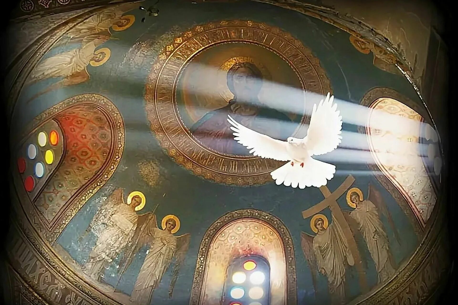 Духовный внешне. Сошествие Святого духа голубь. Горлица символ Святого духа в христианстве. Святой дух. Голубь в христианстве.