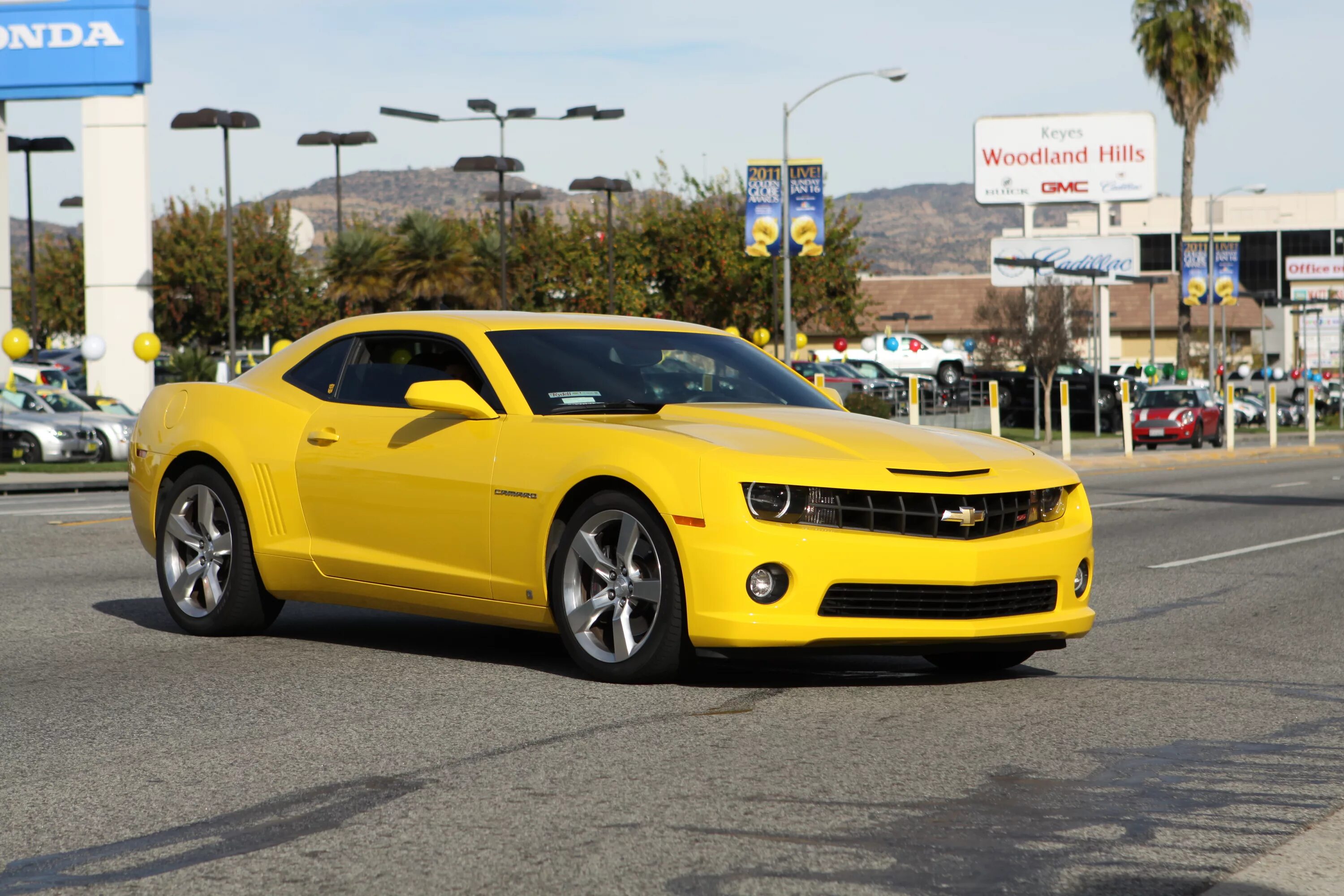 Шевроле камаро купить в россии. Chevrolet Camaro SS 2010. Шевроле Camaro SS. Chevrolet Camaro SS 2006. Yellow Chevrolet Camaro SS 2010.