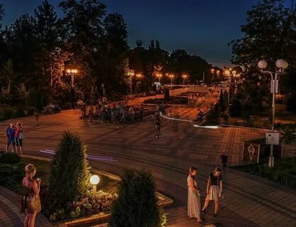 В городском парке имеется пять