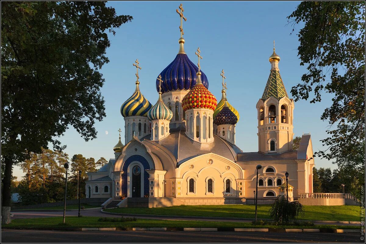 Про православные храмы. Храм Святого Игоря Черниговского, Переделкино, Москва. Храм Святого благоверного князя Игоря Черниговского. Храм св. князя Игоря Черниговского в Переделкино.. Храм Святого Игоря Черниговского 2005.