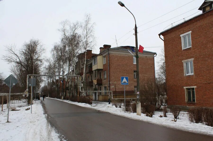 Серпухов площадь ленина дом 4. Посёлок пролетарский серпуховский район. Сад п мирный серпуховский. Посёлок пролетарский серпуховский район станково. Фабрика поселка пролетарский серпуховский район.