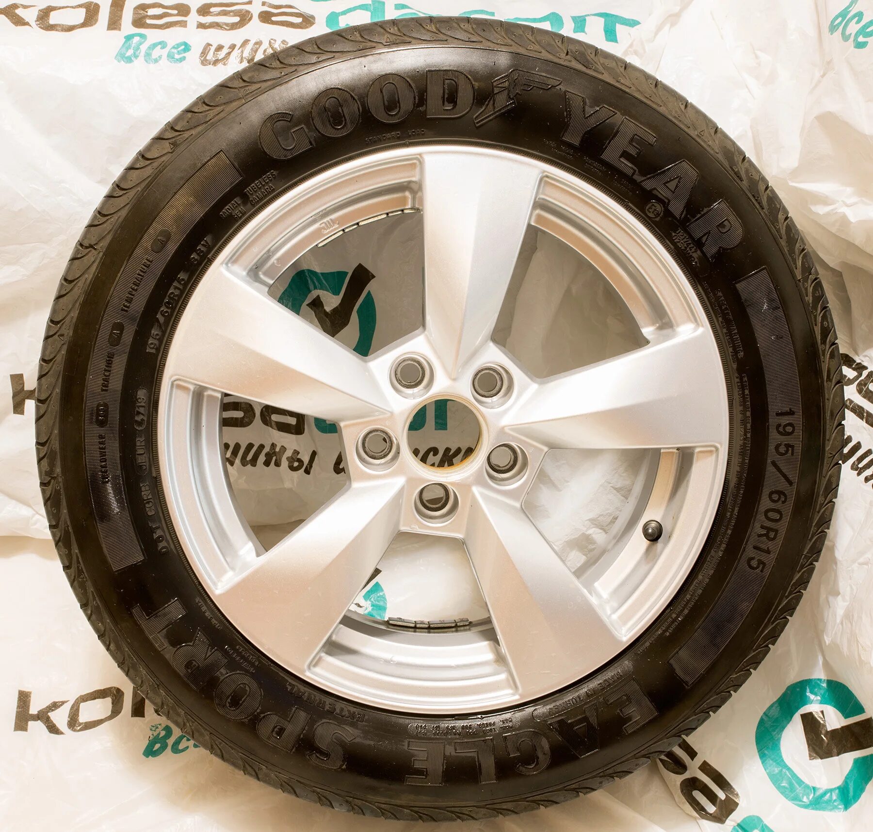 Goodyear eagle sport летняя отзывы. Goodyear Eagle Sport 195/60 r15. Goodyear Eagle Sport 2 195/60 r15. 195/60 R15 Rapid. 195-60-15 Рапид 2020.