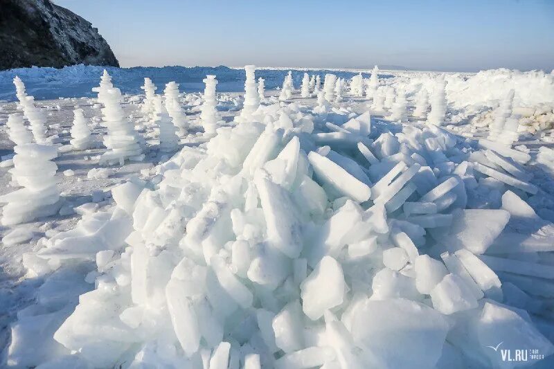 Толщина льда для рыбалки. Таблица толщины льда. Безопасная толщина льда таблица. Сколько собрал лед. Остров коврижка владивосток.