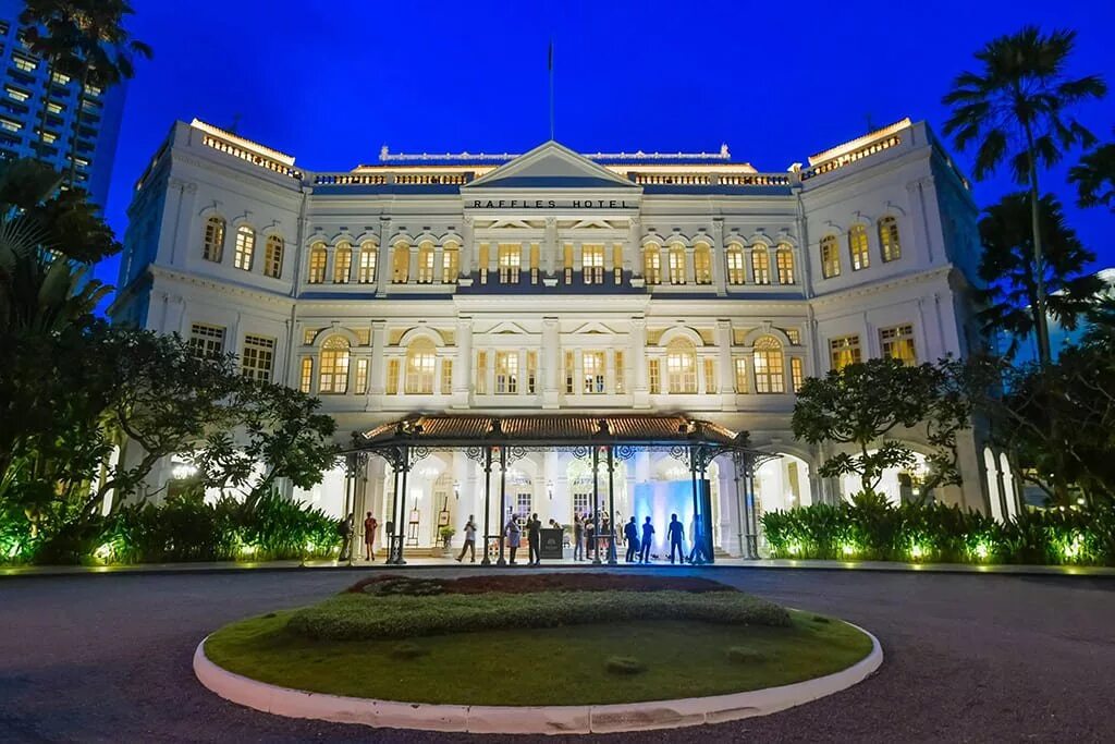 Raffles singapore. Сингапурский отель раффлз. Раффлз-сити сингапур. Raffles singapore. Raffles hotel singapore.
