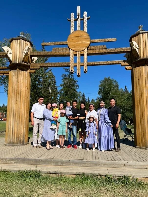 Ысыах якутский праздник. Ыьыах алгыьа. Урун тунах ыьыа5ынан. Якуты праздник ысыах. Якуты ысыах.