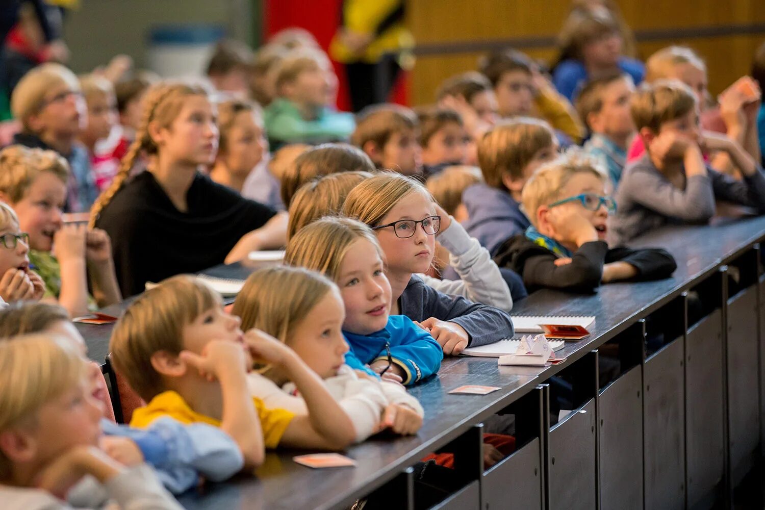 Kinder sind. КИНДЕРУНИ. Киндер Уни гёте институт. Kinderuni.