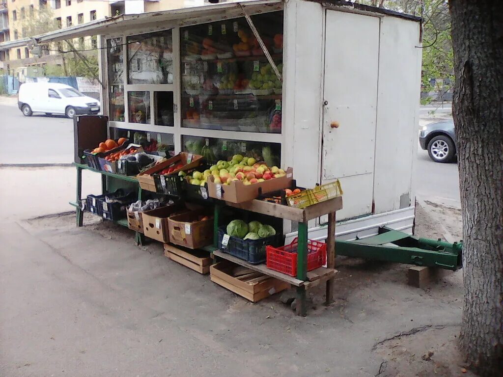 Аренда под овоще. Ларек фруктов и овощей. Павильон под овощи под фрукты. Ларек под фрукты. Ларек фруктов на колесах.