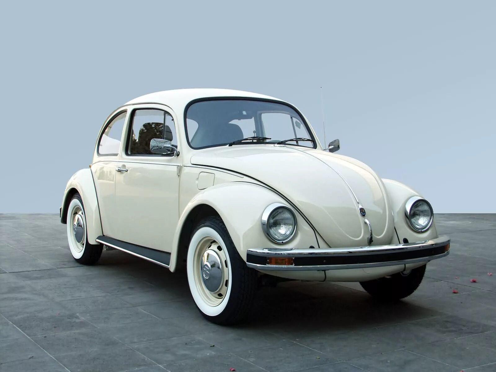 Первые автомобили volkswagen. Фольксваген Кафер Жук. Фольксваген Битл 1938. Volkswagen Käfer Жук Beetle. Volkswagen Beetle Type 1938.