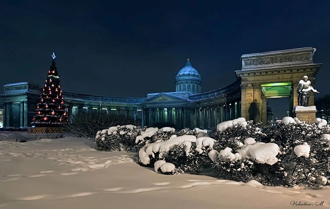 Спб январь. Казанский собор зимой. Снежный Казанский собор. Заснеженный Санкт-Петербург. Новогодний Питер снег.