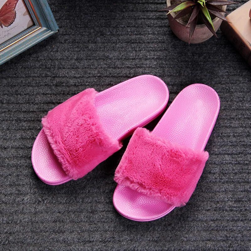 Тапочки мод. Модные домашние тапочки. Модные домашние тапочки. Тапочки женские модные. Тапочки мод.