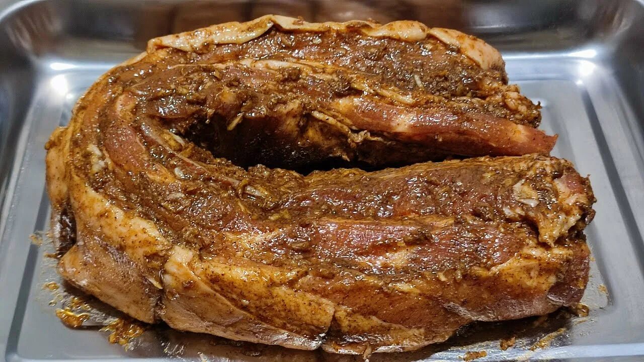 Как приготовить вкусно грудинку быстро. Жареная грудинка. свинина домашняя из печи вкусно так. грудинка жареная на сковороде. жареная грудинка свиная фото.
