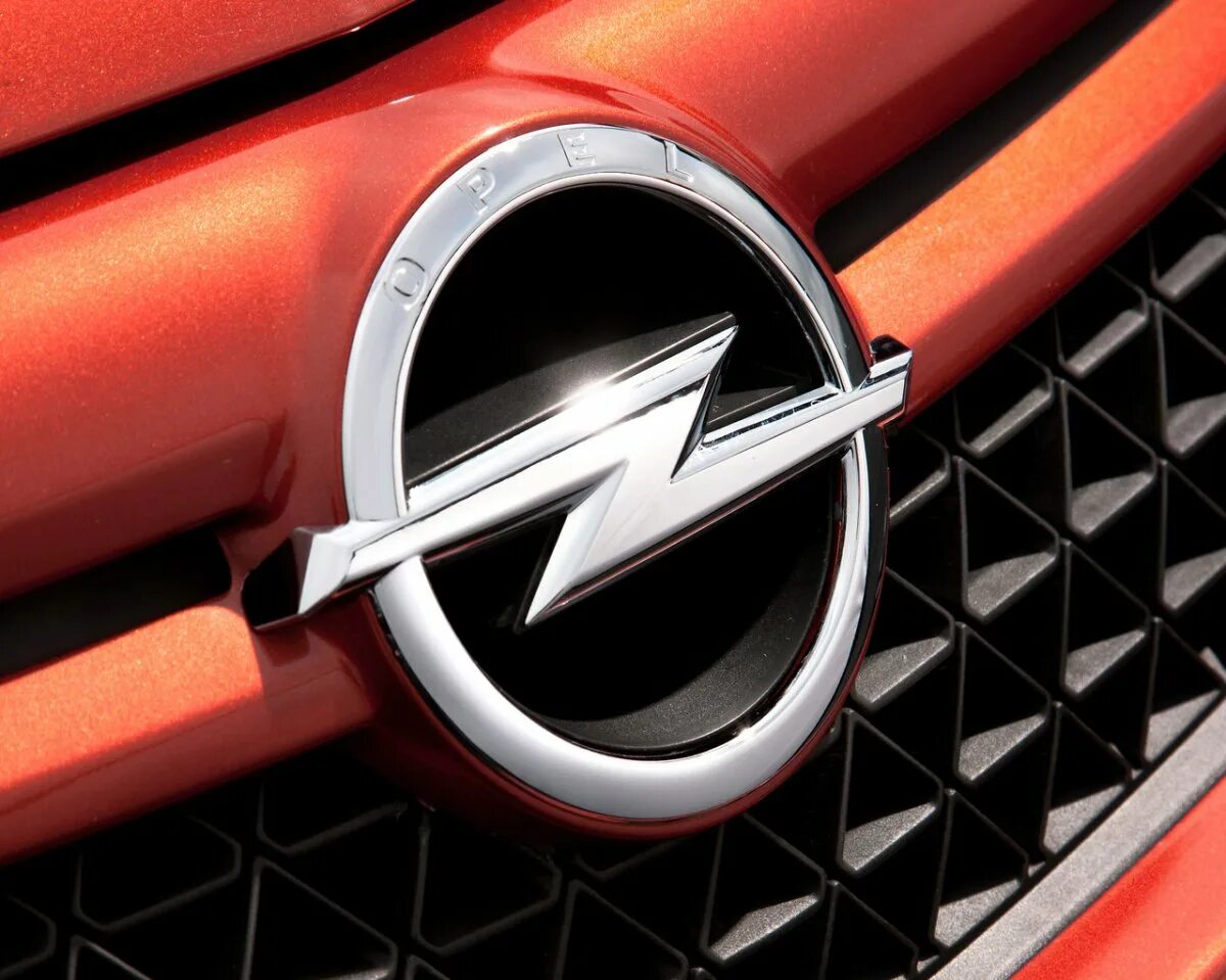 Машина с молнией на логотипе. Буква z на авто. Nissan silvia s15 значок. Nissan silvia s15 logo. Марка автомобиля с молнией.