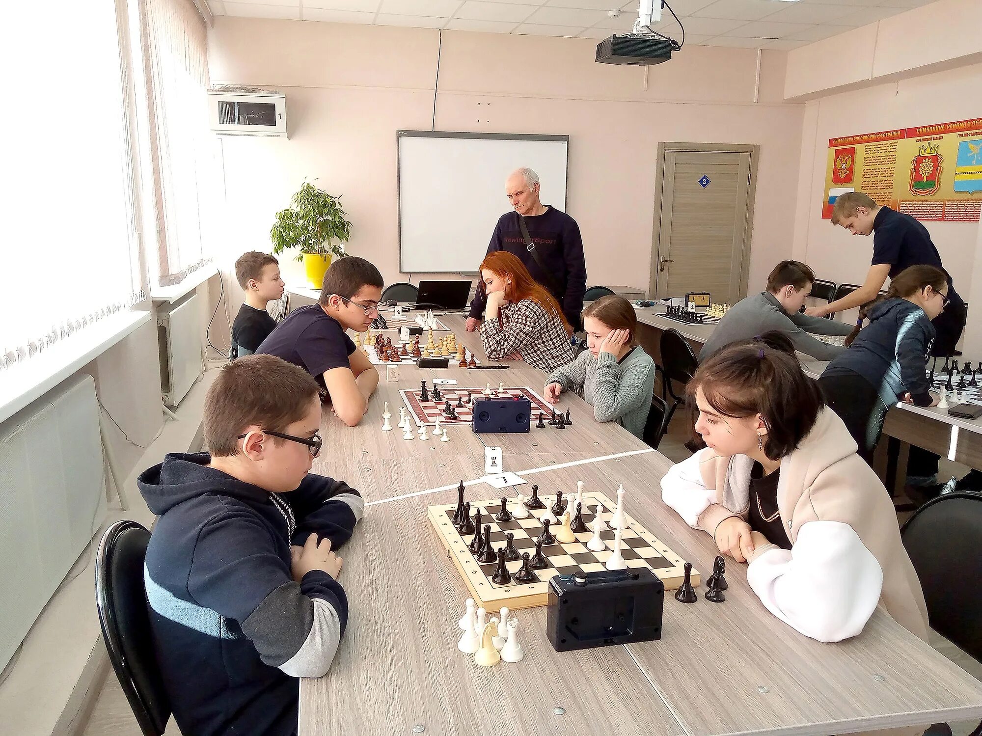 Мамлин лев шахматы. Шахматный турнир. Артеменко лев шахматы. Шахматы приборы из яшмы. Евтухов лев шахматы.