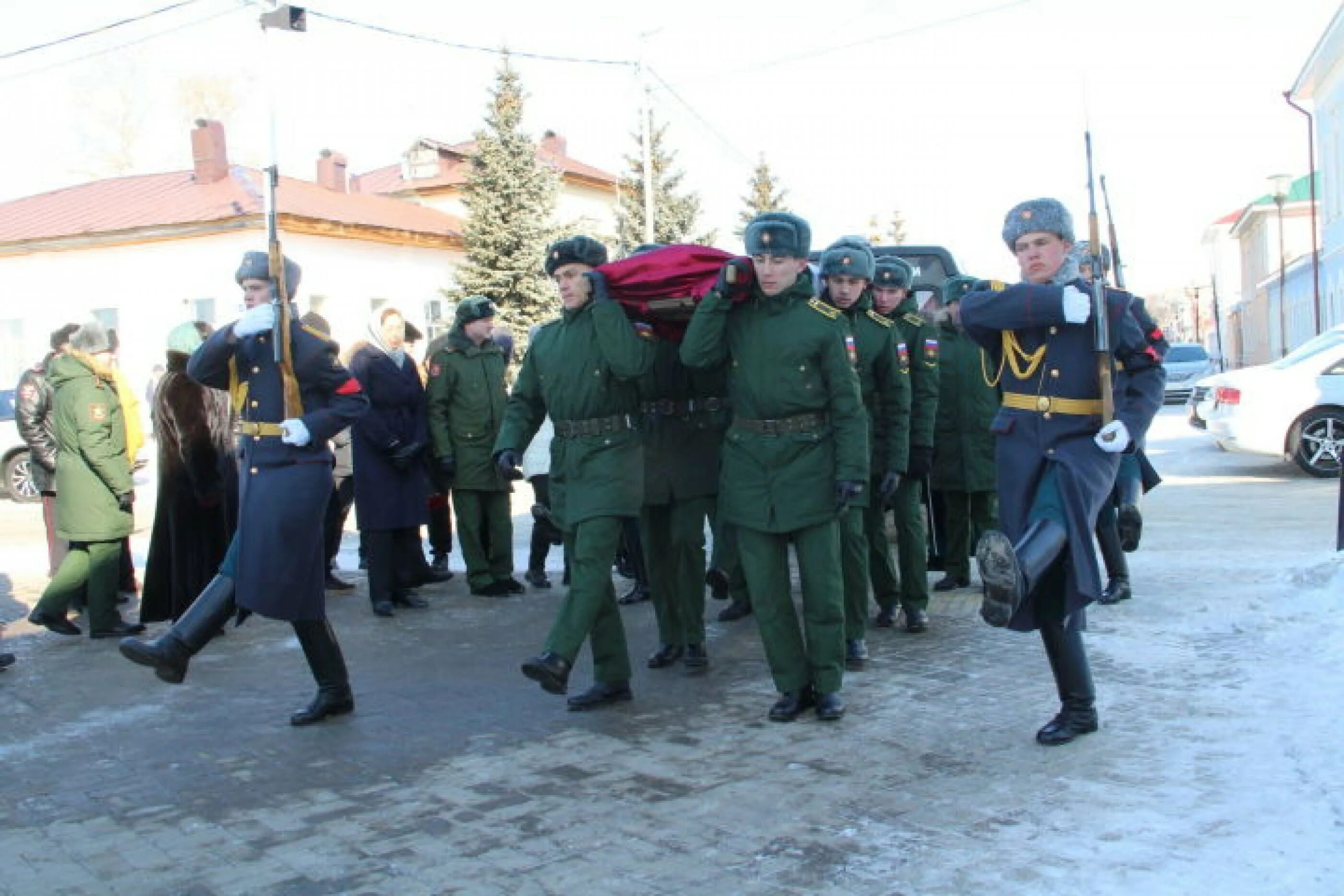 Эгамбердиев Элер Эркинович. Елабуга военные. В Елабуге простились. В Елабуге простились с погибшим на Украине.