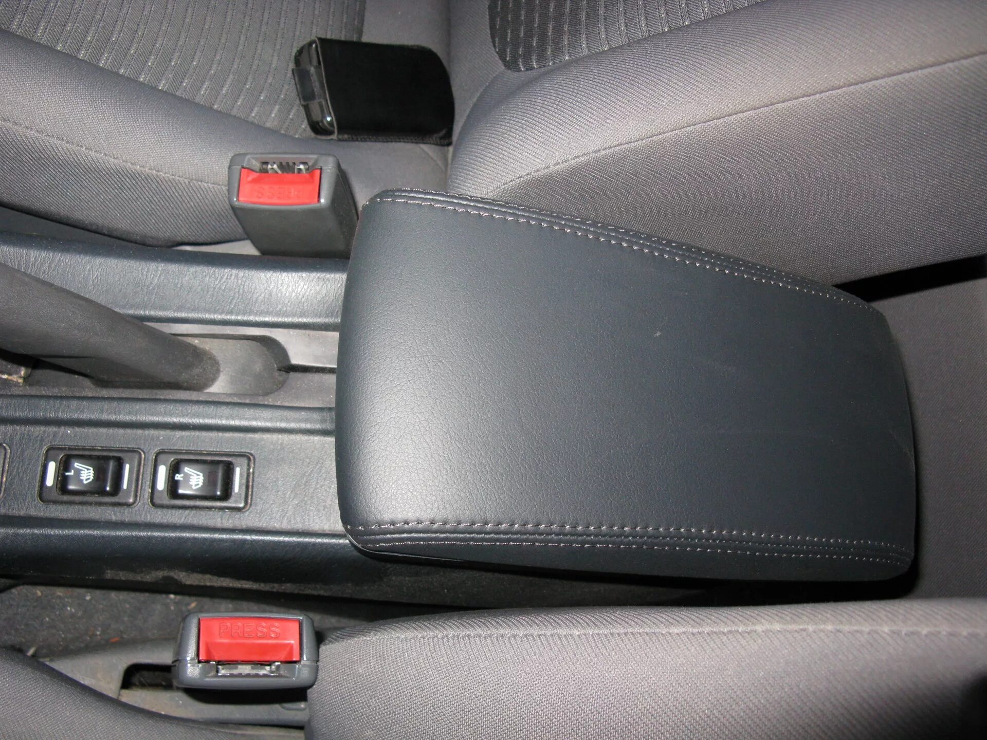Подлокотник nissan almera g15. Подлокотник ниссан альмера классик b10. Подлокотник ниссан альмера классик. Подлокотник ниссан альмера н16. Подлокотник ниссан альмера g15.