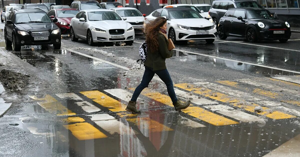 Погода 30 декабря. Оттепель в Москве. Оттепель Москва лужи. Москва после дождя. Дождь в декабре в Москве.