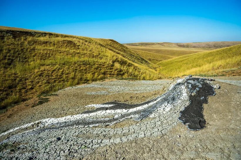 Грязевой вулкан шуго анапа. Вулкан гефест темрюк. Грязевые вулканы в краснодарском крае. Шлаковые вулканы. • вулканическое (лавовое) плато.