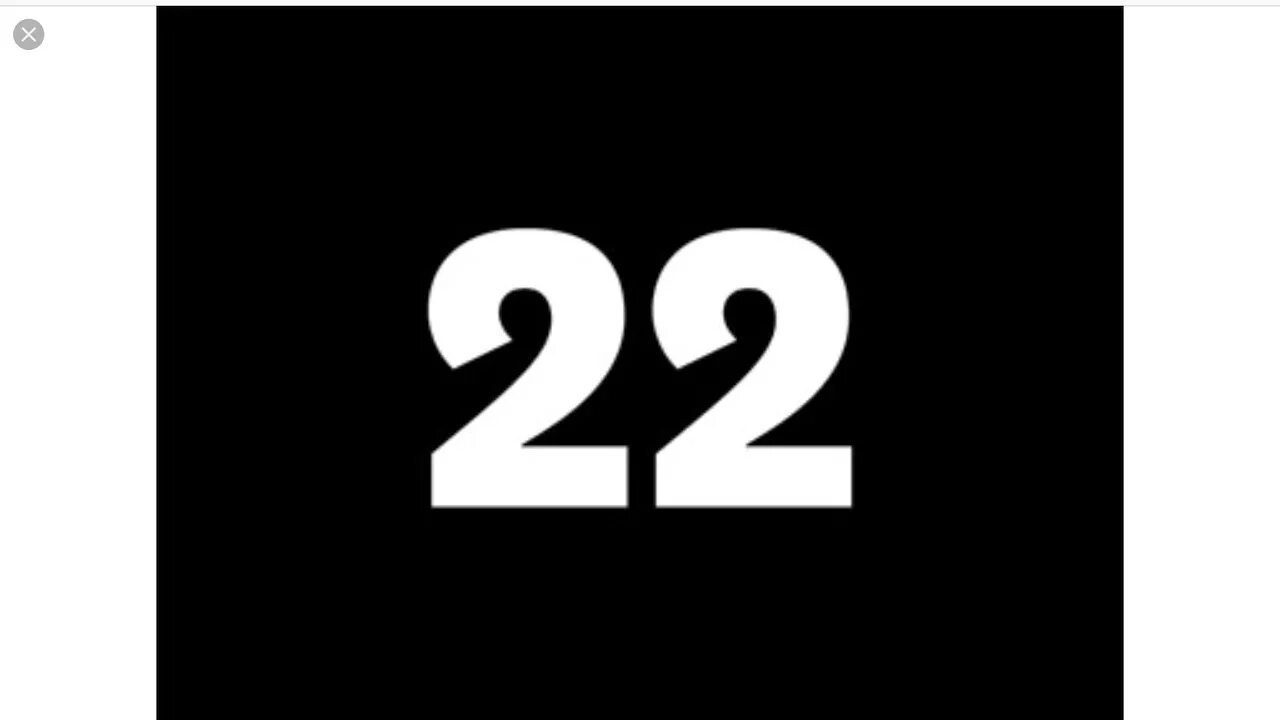 10 апреля 23 года. Цифра 22. Красивое число 22. Цифры 22:22. Цифра 22 на черном фоне.