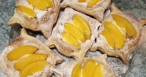 Слойка с персиками из слоеного