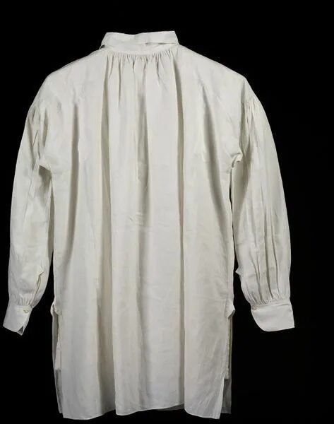 Старая мужская рубашка. Рубаха 16 век. Рубаха Льва Толстого. Рубаха 19 века мужская. Старинная мужская рубашка.