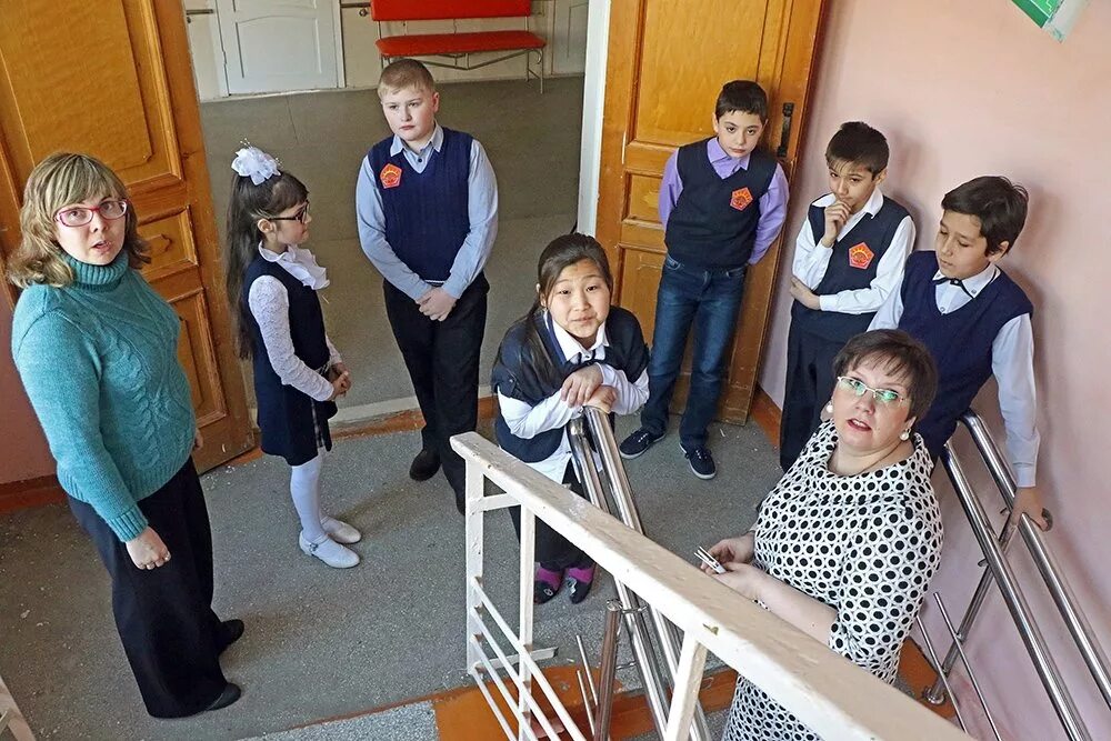 Дети мигранты в школе русский язык. Дети мигрантов в российских школах. Школа с нерусским языком обучения. Иностранные студенты. Школа с нерусским языком обучения.